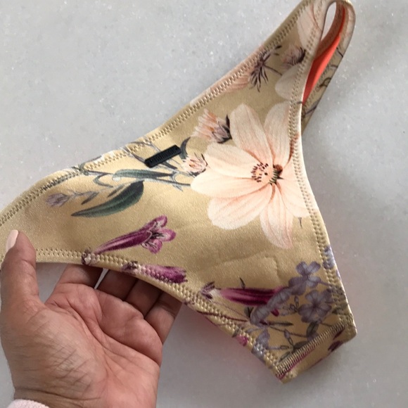 ❤️... Triangl COCO FLORAL AFFAIR  Bikini Bottom - Picture 5 of 6